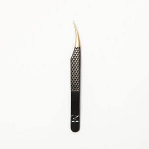 WOO001553þPince Cils Incurvée Noire – Précision Professionnelle